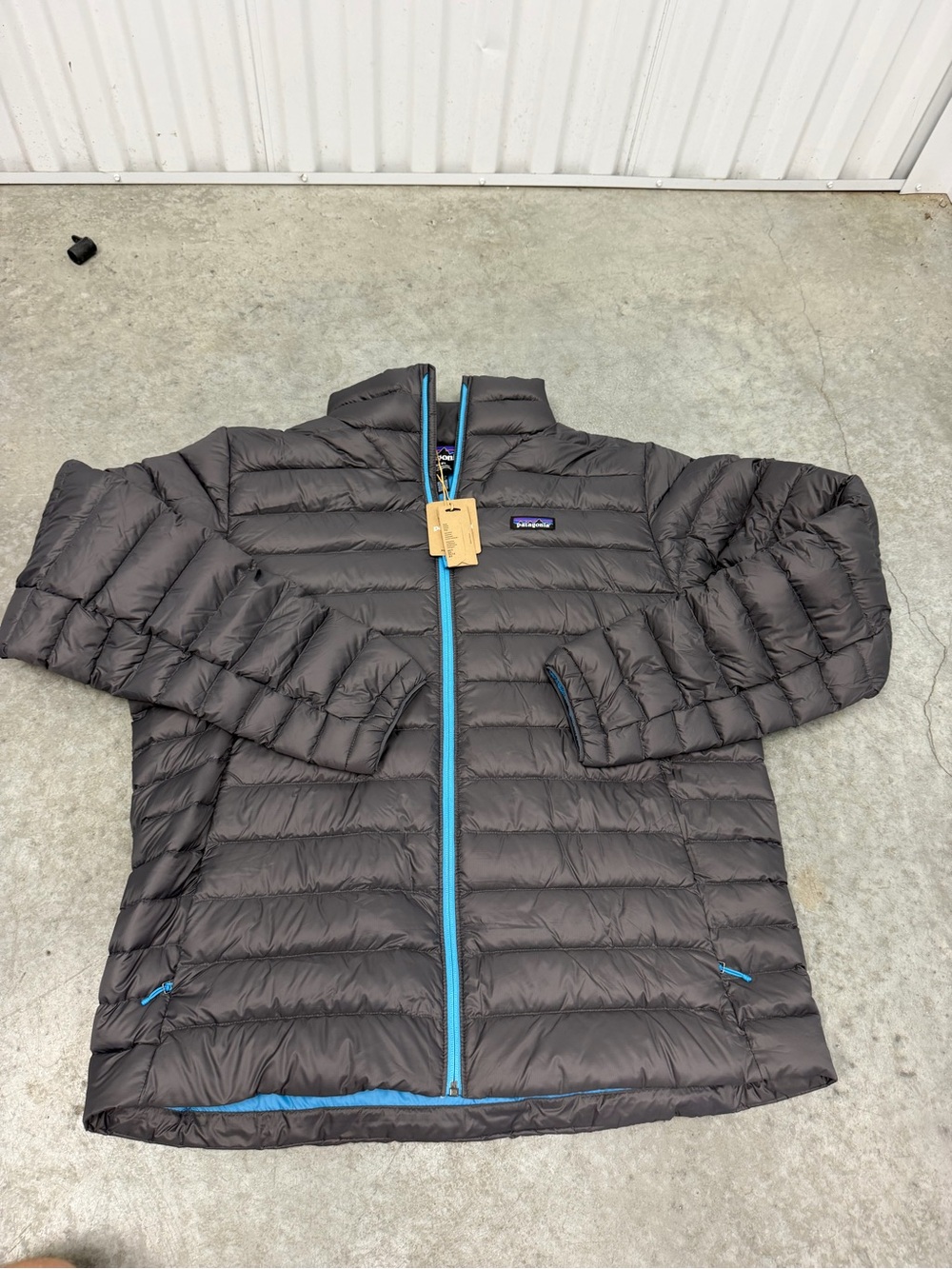 Patagonia Men's Puffer Jacket in Charcoal with Teal Trim